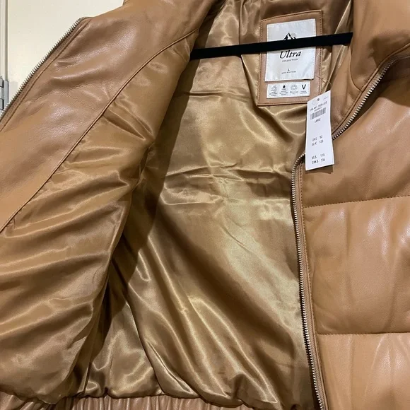Abercrombie & Fitch Camel Colored Puffer Vest - Picture 3 of 4